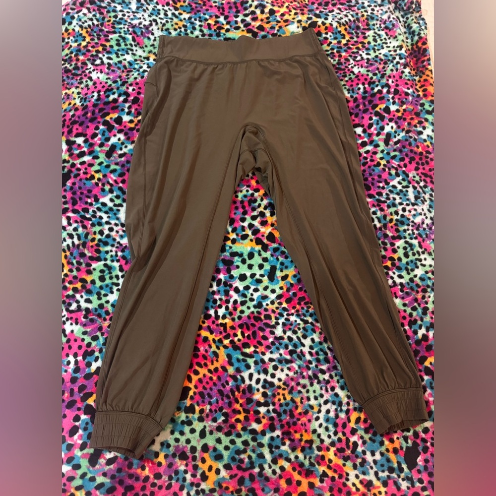 NWOT Lululemon Sun Setter Dark Green Size 12 Joggers - Picture 3 of 5